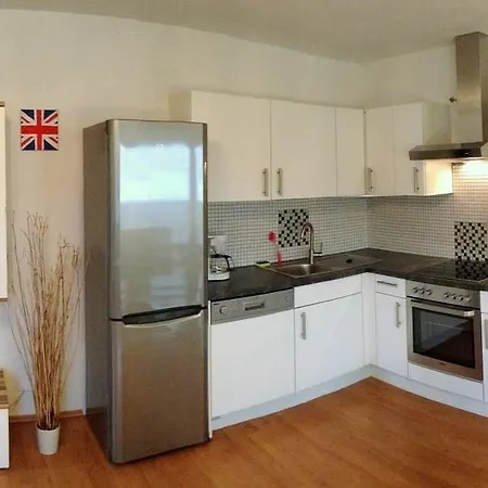 麦尔豪斯公寓 *